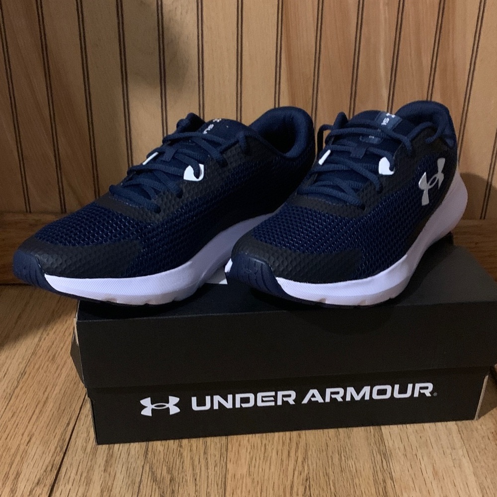 Under Armour Navy and White Men’s Athletic Running Sneakers UA Surge 3